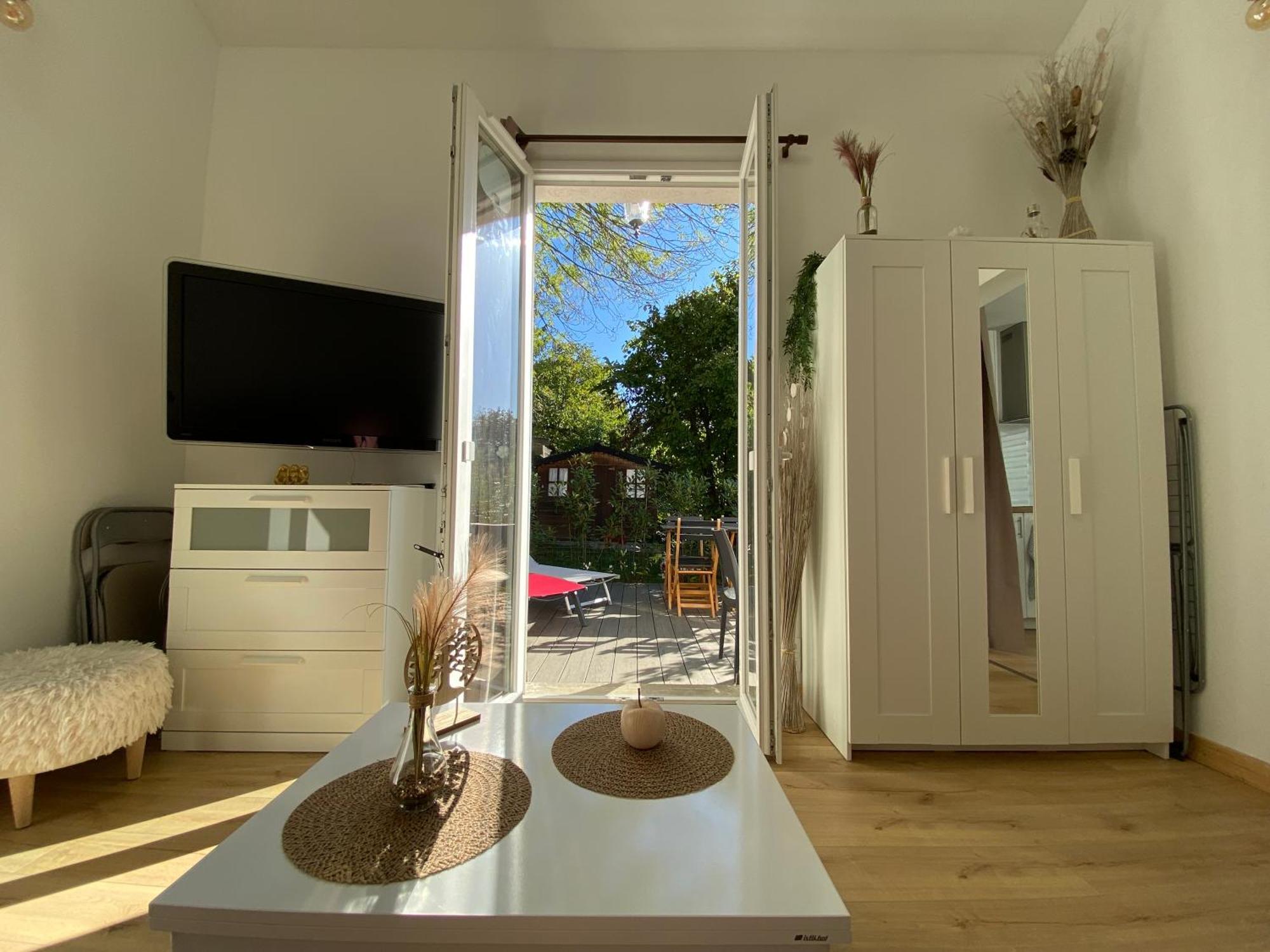 Ferienhaus The Little Oak - Tiny House With Bed On Mezzanine & Terrace - From 1 To 4 P Disney, Paris & Cdg Pomponne